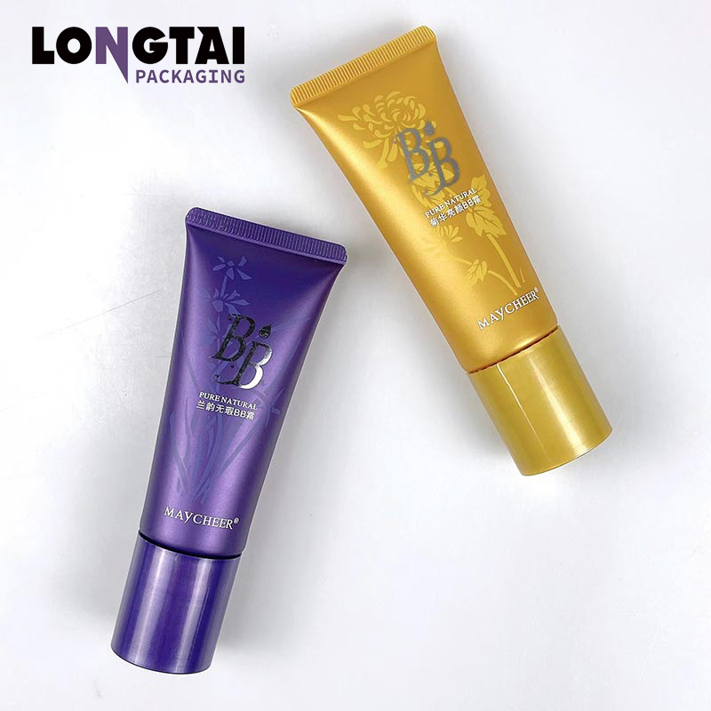 Foundation Concealer Tube with sponge applicator Longtai pack