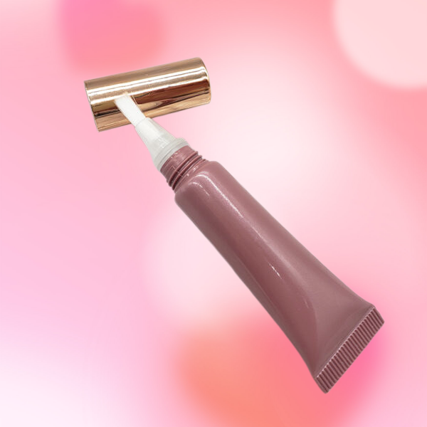D16mm squeeze tube with soft fiber brush applicator D16mm squeeze tube with soft fiber brush applicator