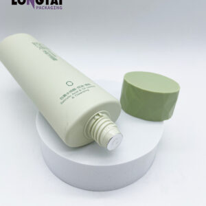 D40 green cleansing cream tube